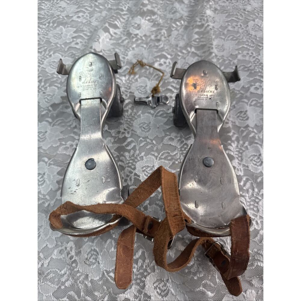 Vintage 1940s Roll Fast DP Harris Deluxe Roller Skates Original Key & Buckles